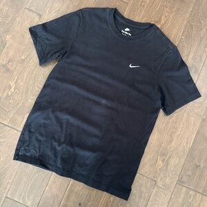 Nike Men's Black Short Sleeve Tee